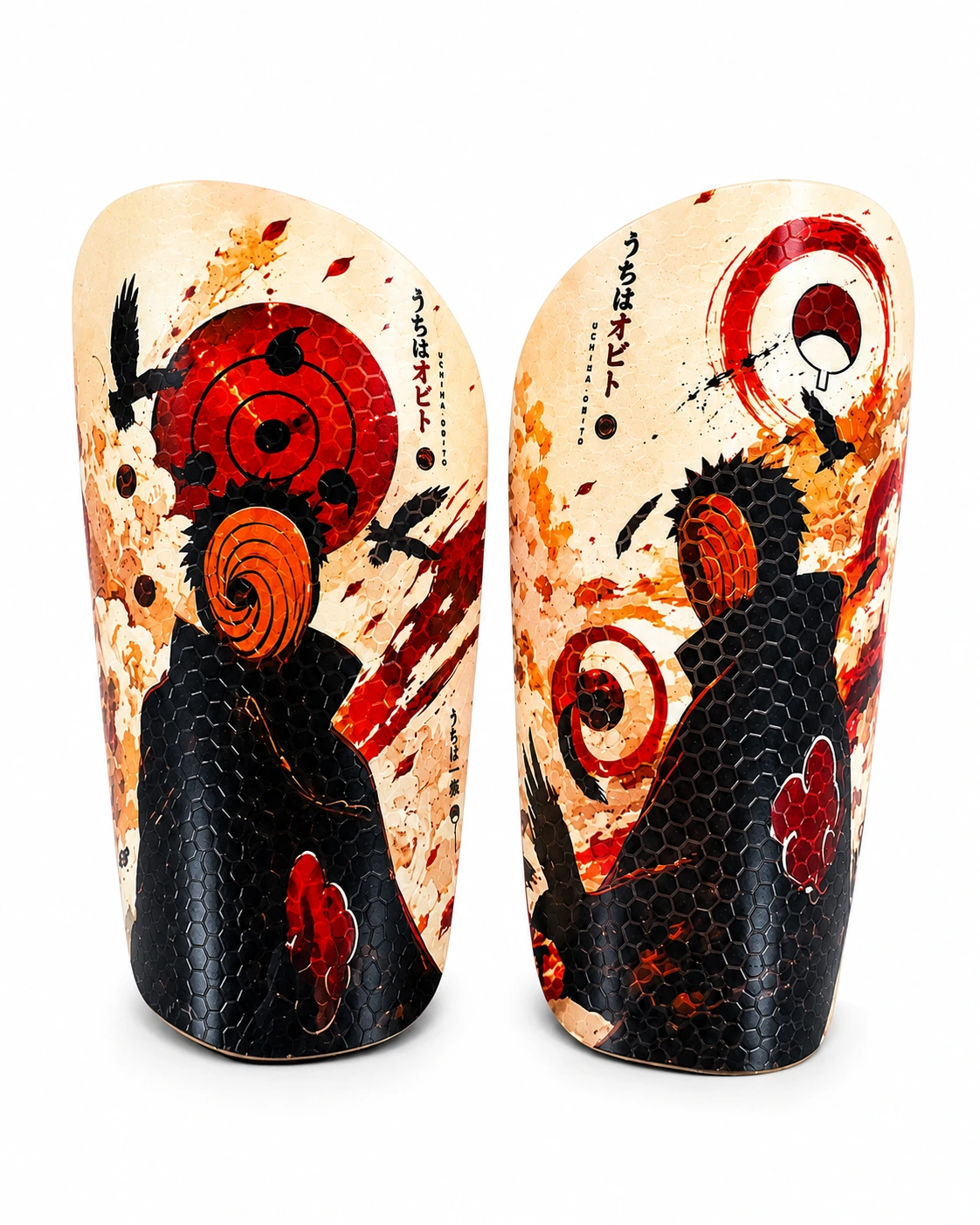 Personalisierte Fan2Pitch Pro Schienbeinschoner mit Obito Uchiha Anime Design – Sharingan, Akatsuki-Wolken und Kanji-Schriftzug